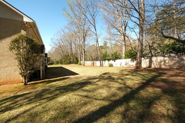 Foto del edificio - 1535 Cedar Shoals Dr
