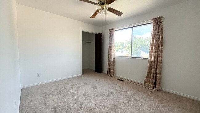 Building Photo - 825 W Arapahoe Ave