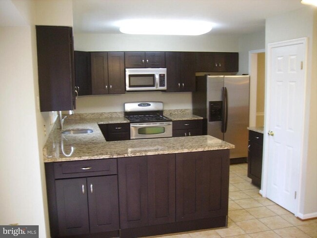 Building Photo - 7716 Jewelweed Ct