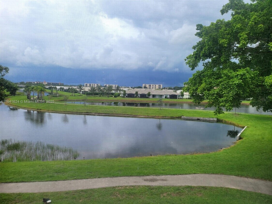 Foto principal - 14575 Bonaire Blvd