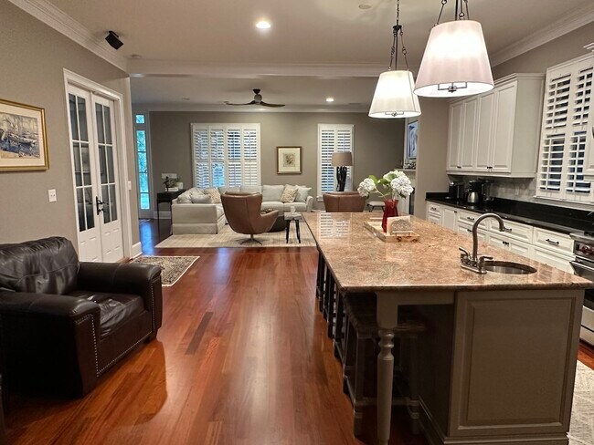 Foto del edificio - 722 Bounty Square Dr
