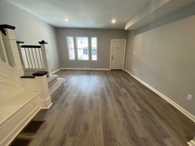 Building Photo - Newly Rehabbed 3 Bedroom Available Now