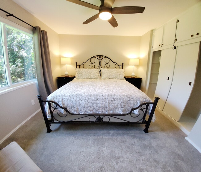 Bedroom 1 with King - 4150 Ackerman Blvd