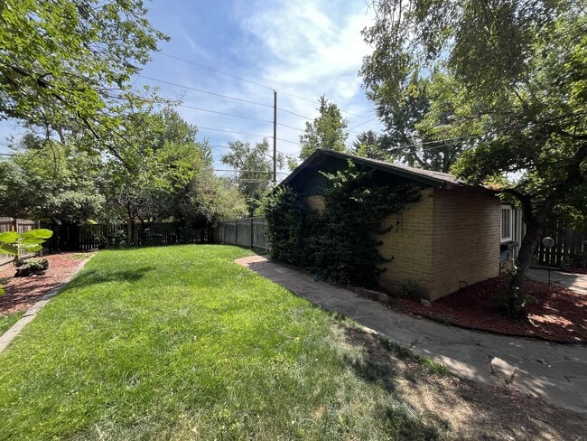 Photo - 1730 Monaco St Pkwy House