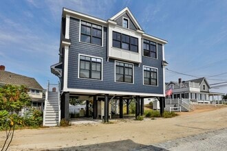 Building Photo - 4 18th St