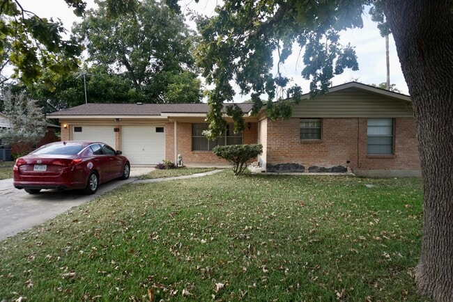 Building Photo - 317 E Langley Blvd