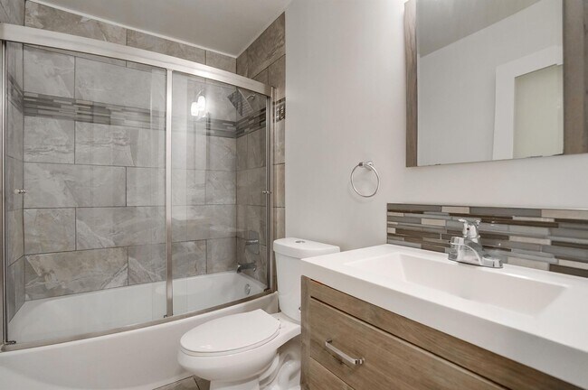 Interior Photo - 3638 W 113th St