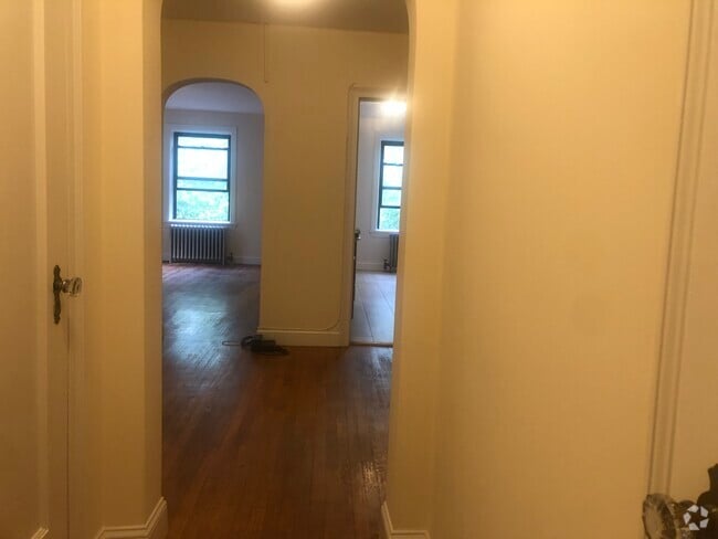 Building Photo - 226 Brookside Ave
