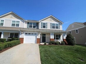 Building Photo - 637 Abbey Village Cir