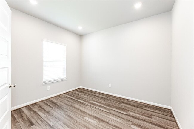 Building Photo - 1218 Glendora Dr