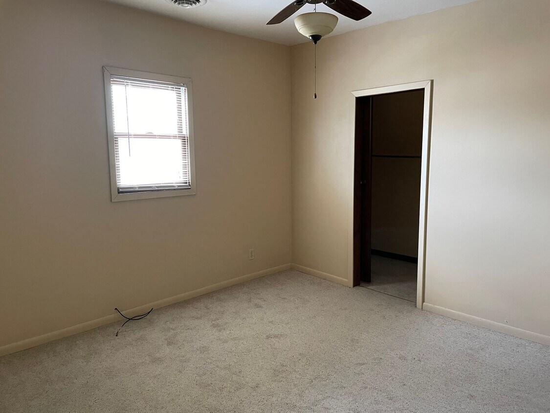 Primary Photo - Rare find! 4 Bedroom!