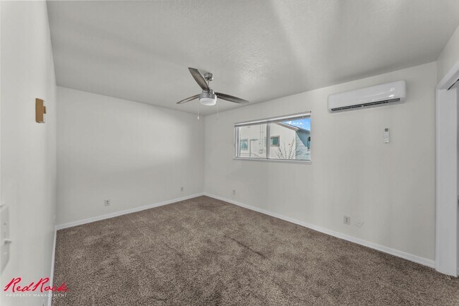 Building Photo - Adorable 2 Bedroom Cedar City Townhome