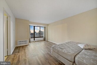 Building Photo - 2001 Hamilton St