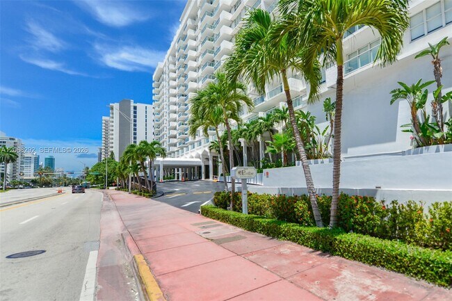 Foto del edificio - 5601 Collins Ave