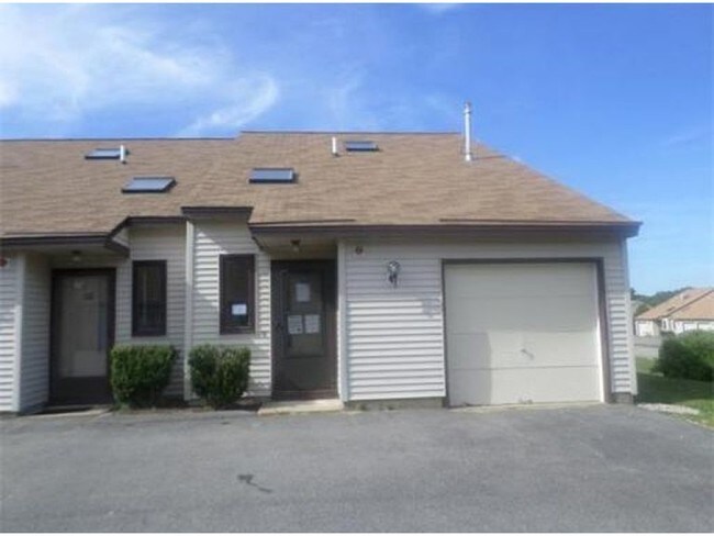 Building Photo - 10 Tideview Dr