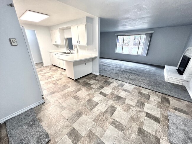 Building Photo - Great Single Level Home!