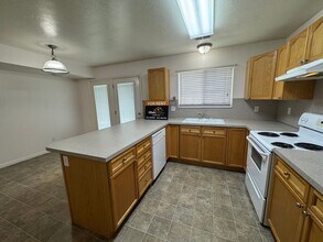 Building Photo - 298 E 2350 N