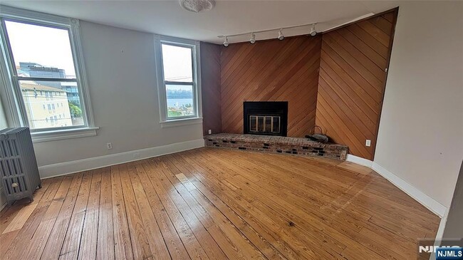 Foto del edificio - 154 Undercliff Ave