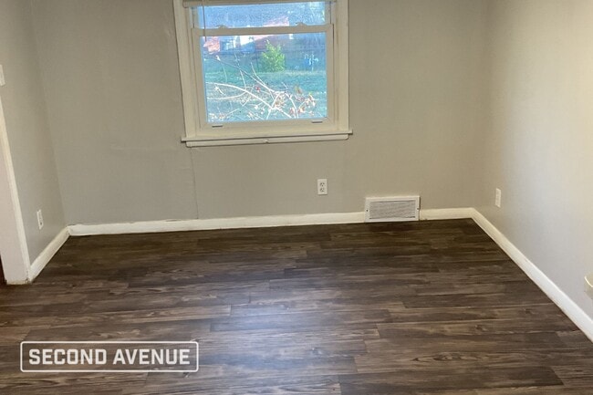 Building Photo - 1633 NE 47th St