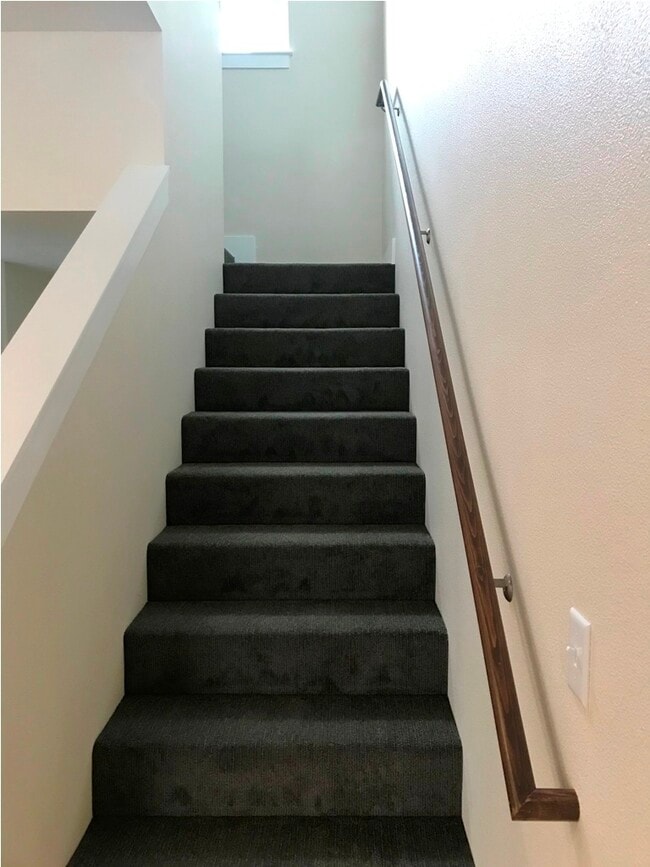 Building Photo - 1964 Main St