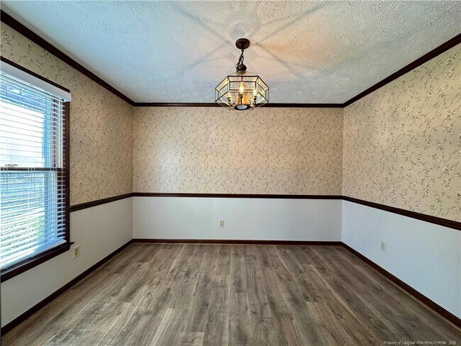 Foto del edificio - 389 Conifer Dr