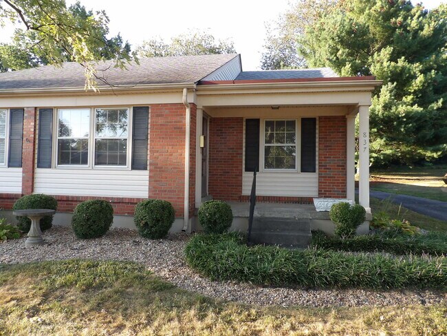 Building Photo - 837 Malabu Dr
