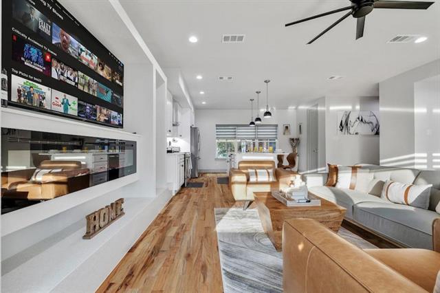 Building Photo - 5726 Oram St