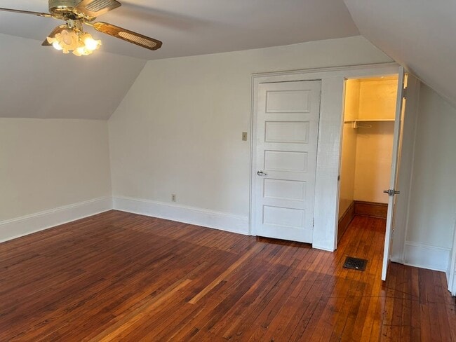 Building Photo - 5603 Fair Oaks St