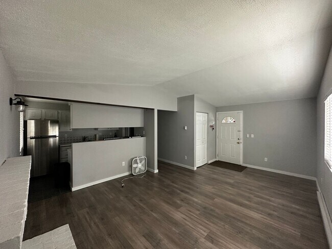 Foto del edificio - 308 E Weile Ave