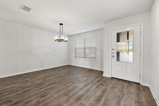 Foto del edificio - Beautiful NW Rental home available for asa...