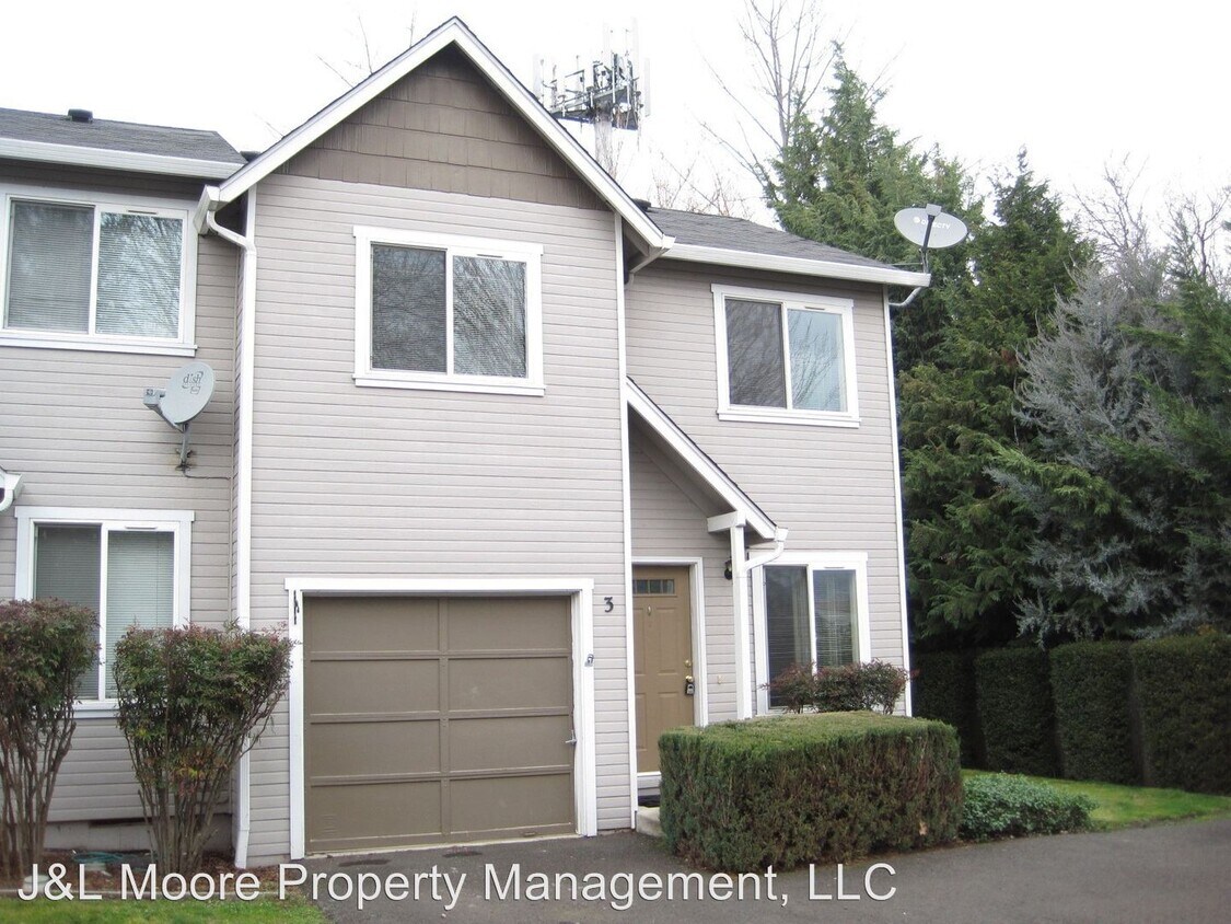 311 Lithia Ave, Talent, OR 97540 Room for Rent in Talent, OR