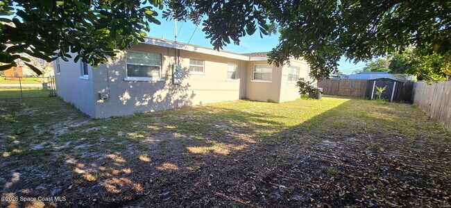 Foto del edificio - 581 Oxford Ave
