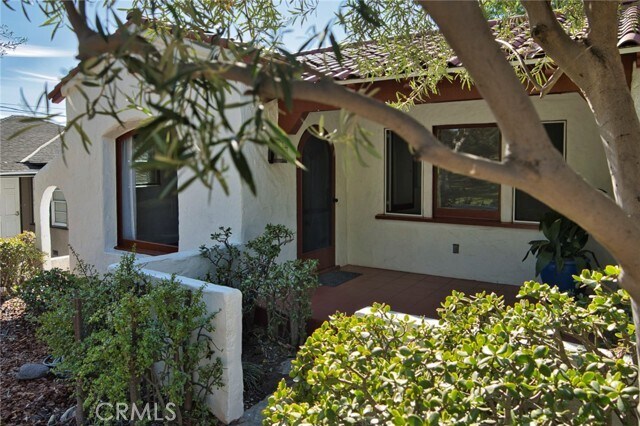 Building Photo - 629 Wesley Dr