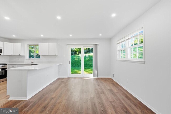 Foto del edificio - 8009 Gosport Ln