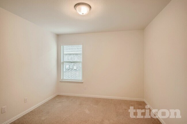 Building Photo - 1348 Renoir Dr