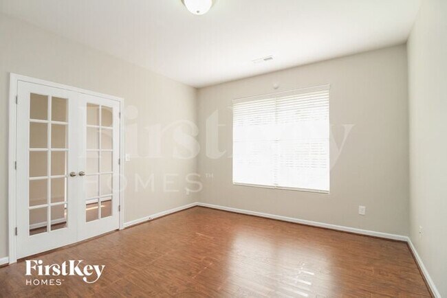 Foto del edificio - 460 Shady Grove Ct