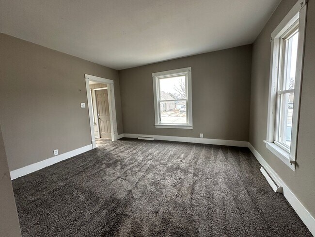 Foto del edificio - Updated 1 bedroom house with garage $675