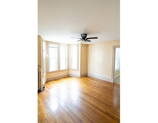 Foto del edificio - 19 Fort Hill Ave