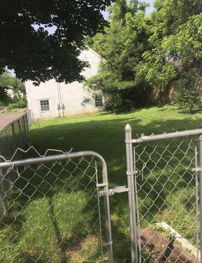 1442 W Bristol Rd, Warminster, PA 18974 House Rental in Warminster