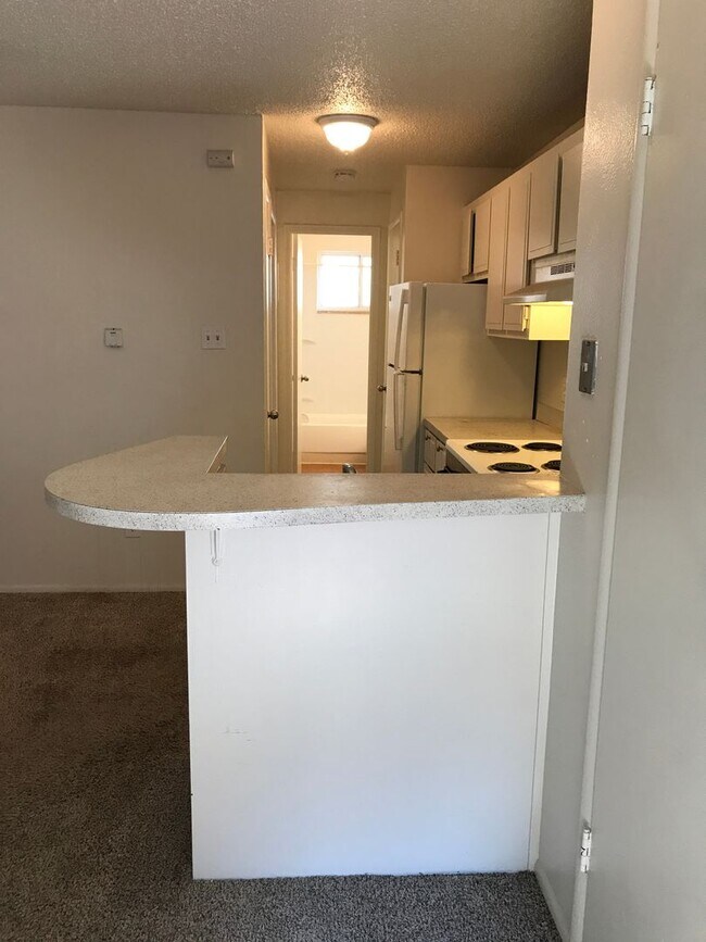 Foto del edificio - 1 bed 1 bath AVAILABLE NOW in Capital Hill