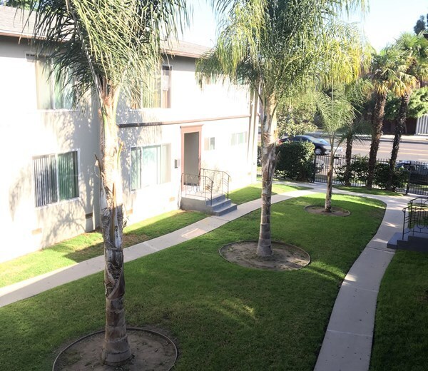 Foto del edificio - 4326 W Martin Luther King Jr Blvd