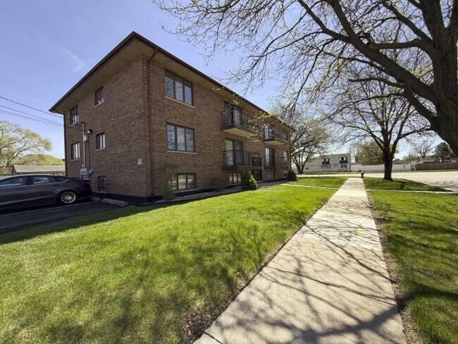 Foto del edificio - 8659 Meade Ave