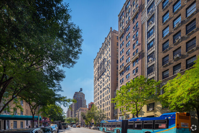 Building Photo - Bedford Apartments