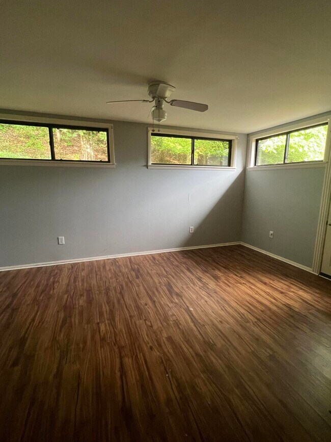 Foto del edificio - 490 N Wilson Ave