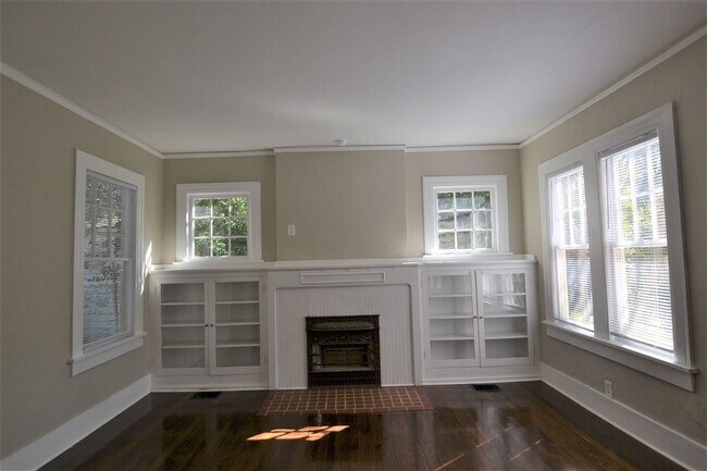 Foto del edificio - 452 Downing St