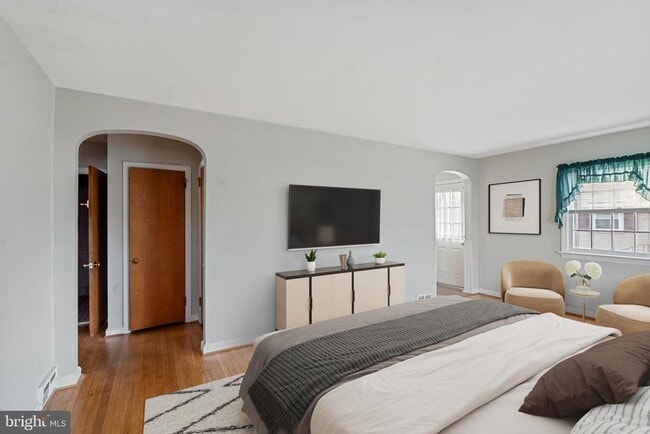 Building Photo - 1206 Sylvan Dr