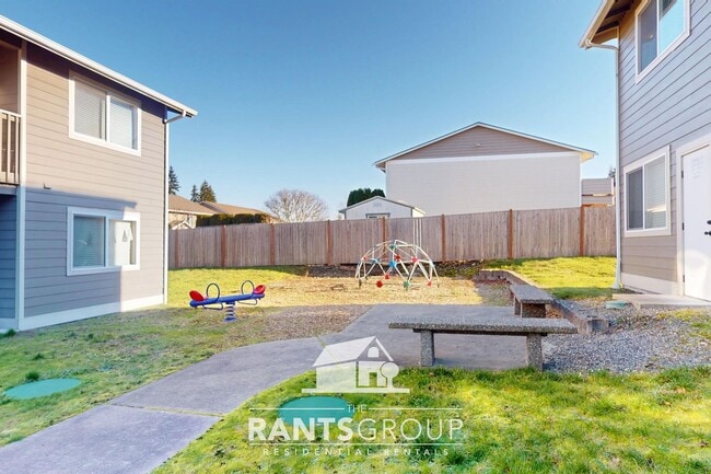 Building Photo - 2 Bedroom in the heart of Yelm!