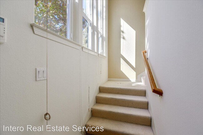 Building Photo - 2 br, 2.5 bath House - 4515 Lick Mill Bvd.