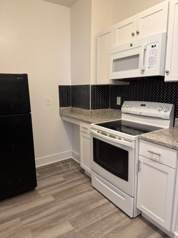 Photo - 23 S Hollywood Ave Apartment