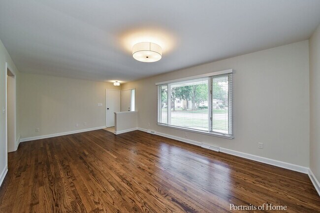 Foto del edificio - 311 Longview Dr